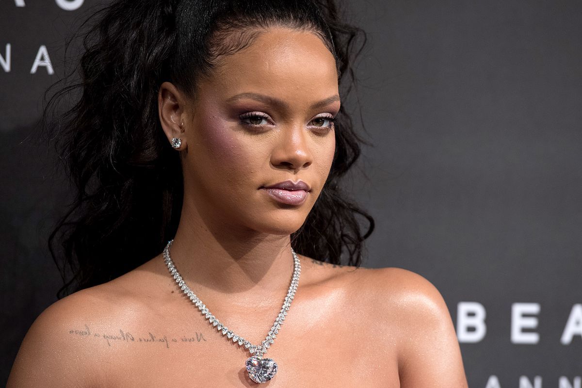 У Голлівуді невідомий пробрався у будинок Rihanna