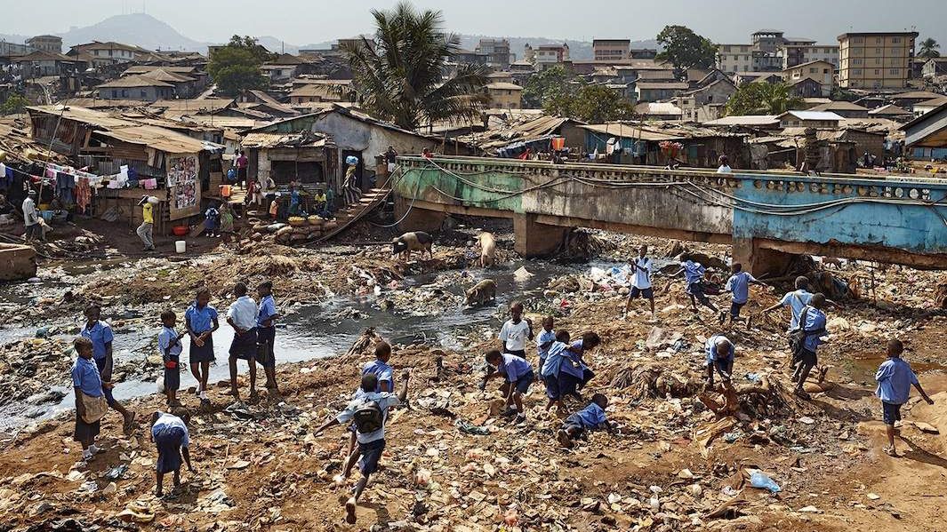 Фотограф показав, як виглядають школи у різних країнах світу