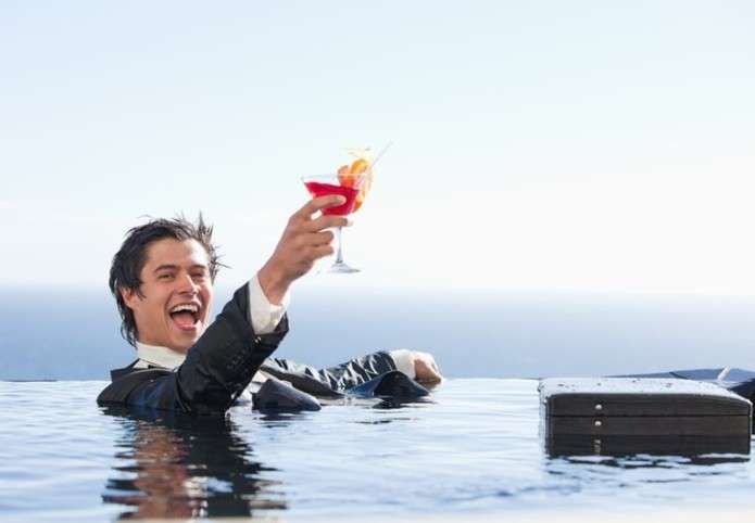 Відьми злітаються на шабаш: 1 травня висміяли в карикатурі - фото 1