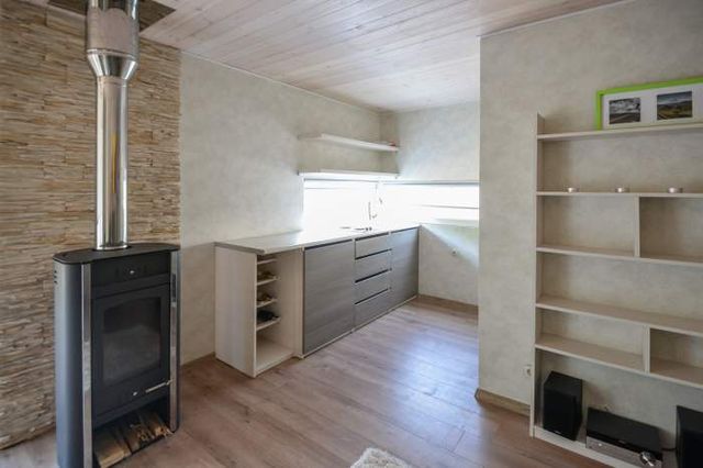 Цей чоловік звів комфортний будинок всього за два дні - фото 244504