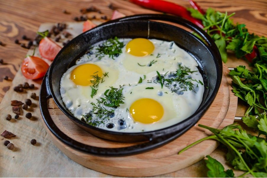 У Канаді LEGO-робота навчили смажити яєчню: відеофакт