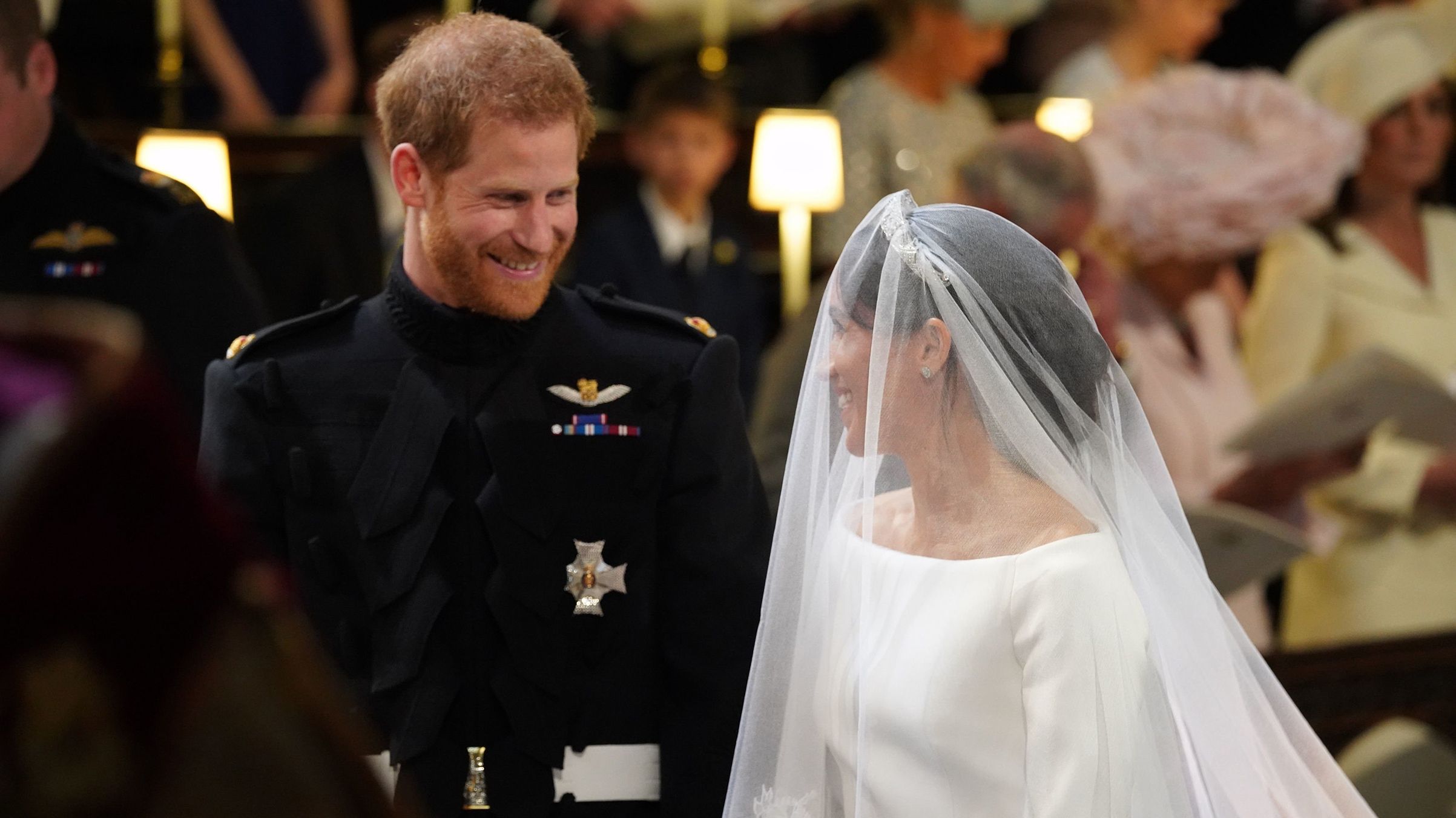 Названо головний недолік весільної сукні Меган Маркл