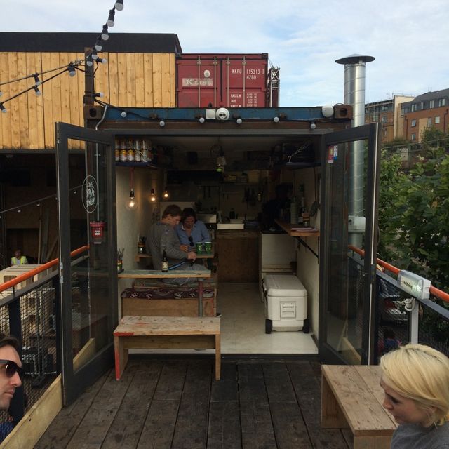 У Нідерландах з морських контейнерів побудували селище- фото 248511