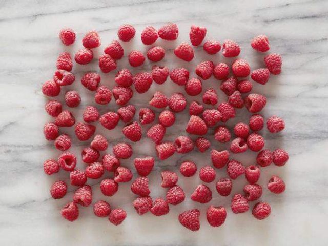 Так виглядають різні продукти, що містять однакову кількість калорій- фото 250832