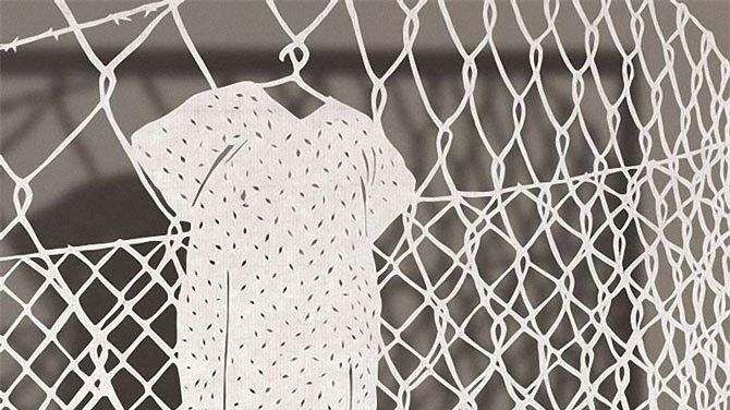 Художниця створює незвичайні картини з паперу