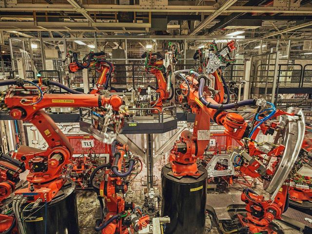 Як влаштована фабрика Tesla Model 3- фото 255623