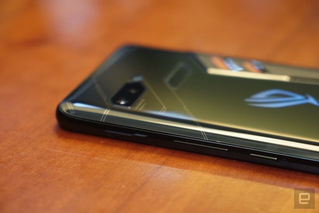 ASUS ROG Phone: потужний смартфон для мобільних ігор - фото 252685