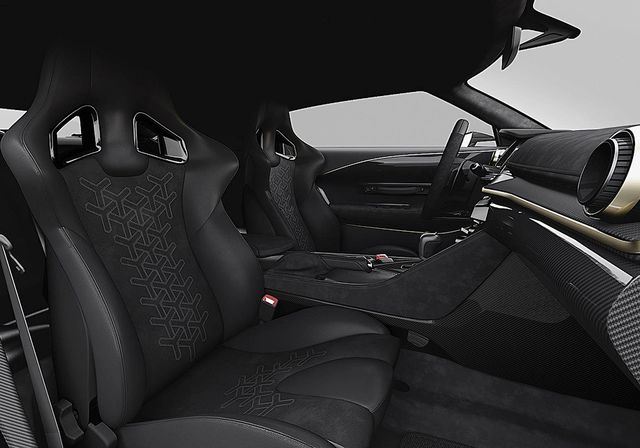 Компанія Nissan побудувала унікальну машину на честь 50-річчя моделі GT-R - фото 259230