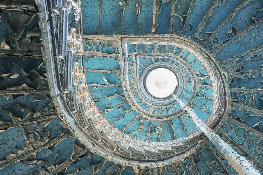 Фотограф показав закинуті місця у Європі: елегантні фото