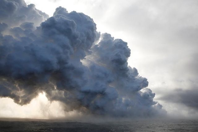 На Гаваях триває виверження вулкану: фоторепортаж- фото 253113