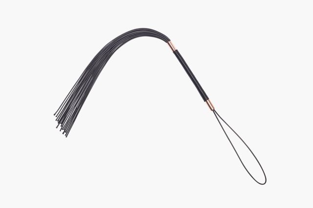 Rihanna випустила спекотні аксесуари для спальні - фото 259425