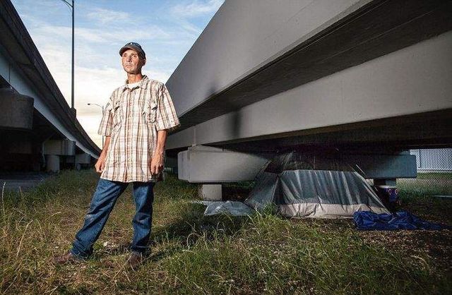 Фотограф показав, як живуть безхатченки США- фото 258659