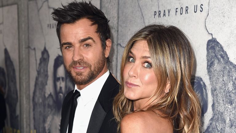 Екс-коханий Дженніфер Еністон полетів у відпустку з новою подругою