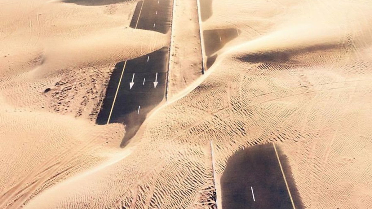Як пустеля захоплює Дубай та Абу-Дабі: ефектні фото - фото 1