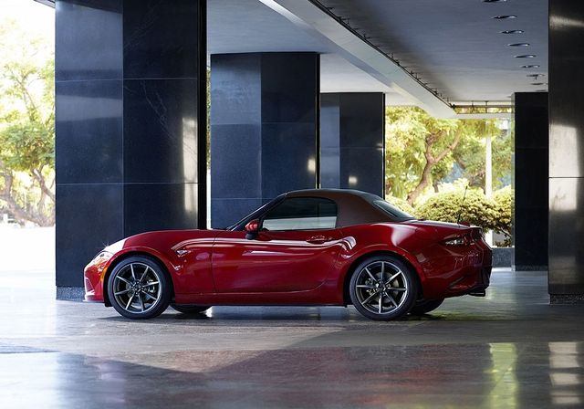 Ще потужніший! Mazda покращила свій родстер MX-5 - фото 256946