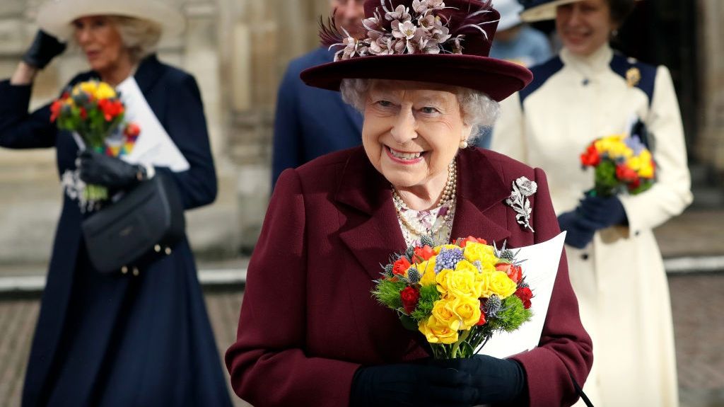 Єлизавета II - королева Британії - фото 1