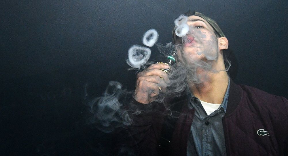 Супрун розповіла, чи є користь від переходу на е-сигарети - фото 1