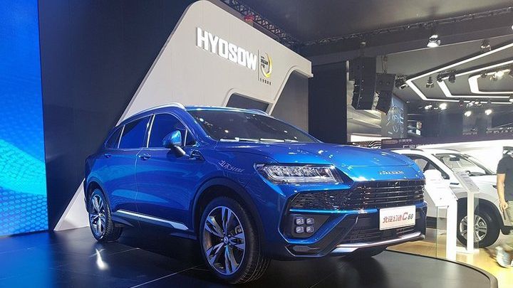 "Китаєць" отримав 2-літровий бензиновий турбомотор - фото 1