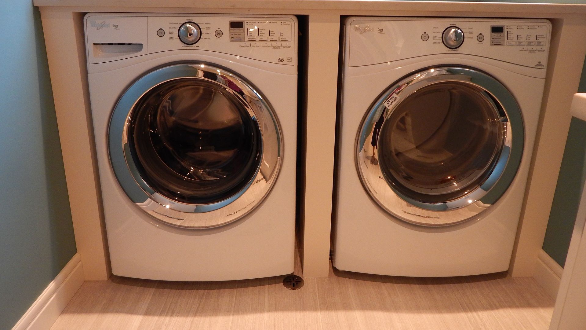 Житель Англії показав на відео, як побутова техніка живе своїм життям: прихована зйомка