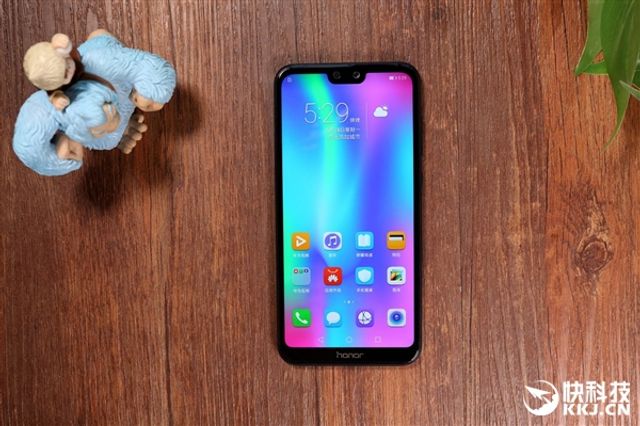 Новенький Honor 9i з'явився на 'живих' фото - фото 254164