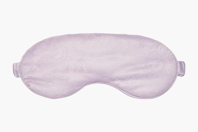 Rihanna випустила спекотні аксесуари для спальні - фото 259428