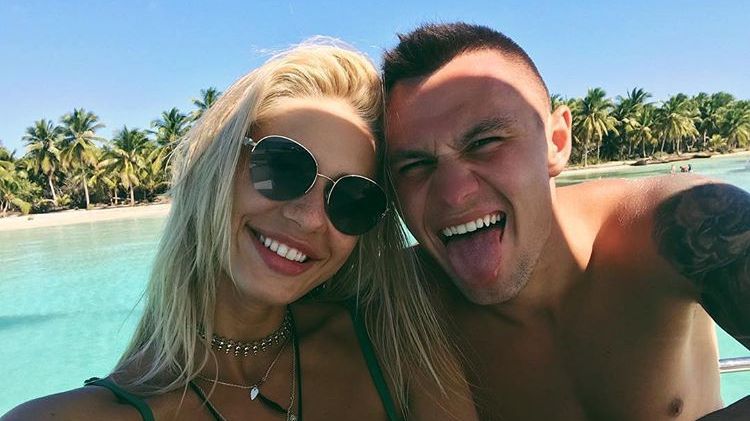 Дівчина гравця Шахтаря підкорила соцмережі знімками з пляжу