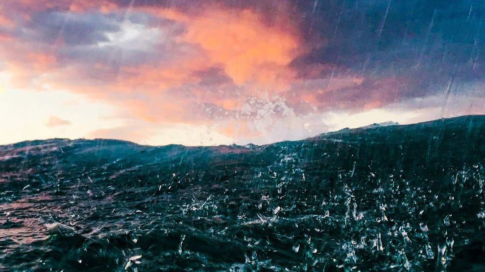 Фотограф показав неймовірну красу морських хвиль