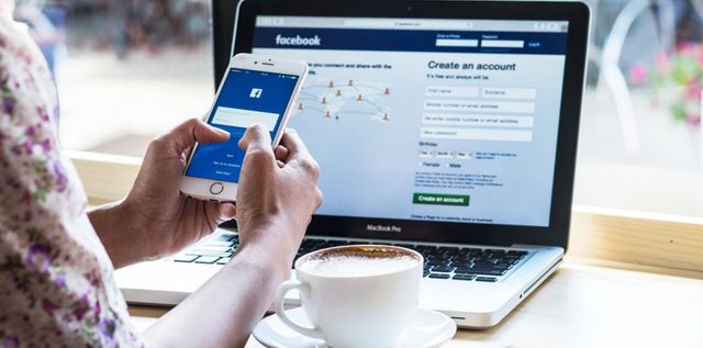 Facebook ділиться особистими даними з виробниками смартфонів - фото 252499