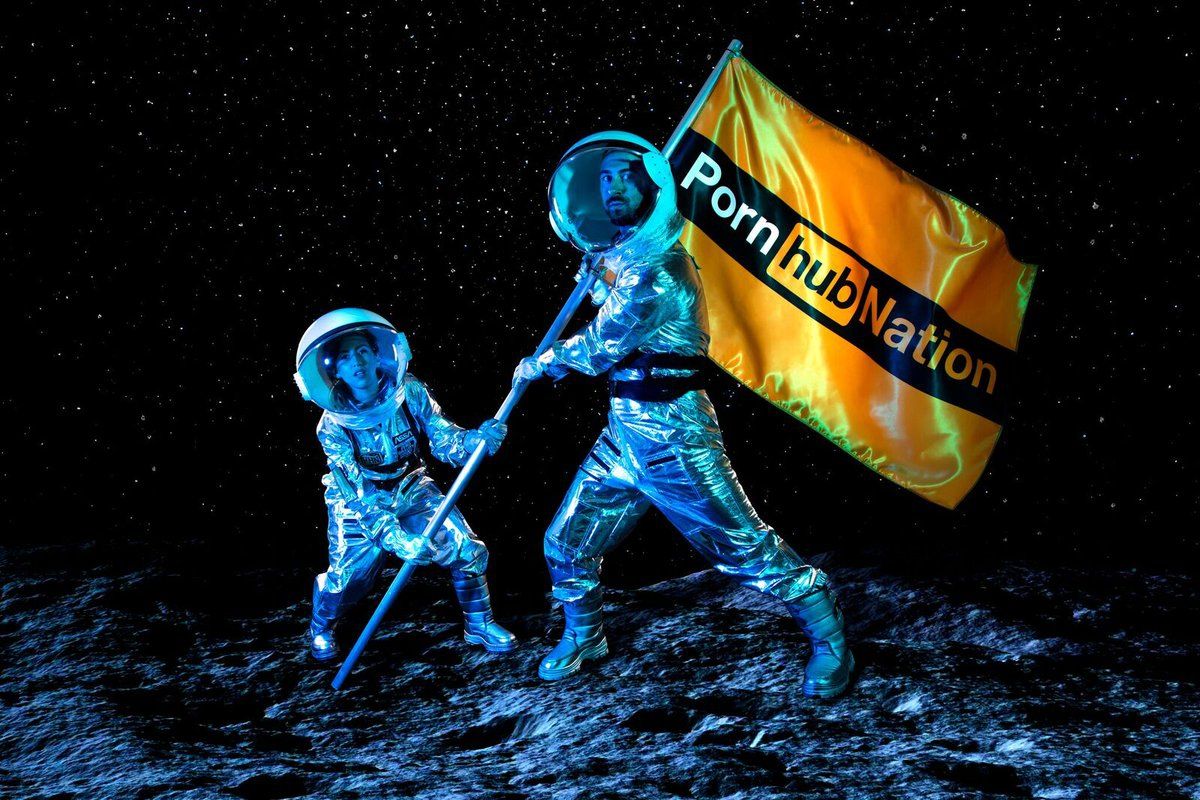 PornHub запускає інтерактивну виставку