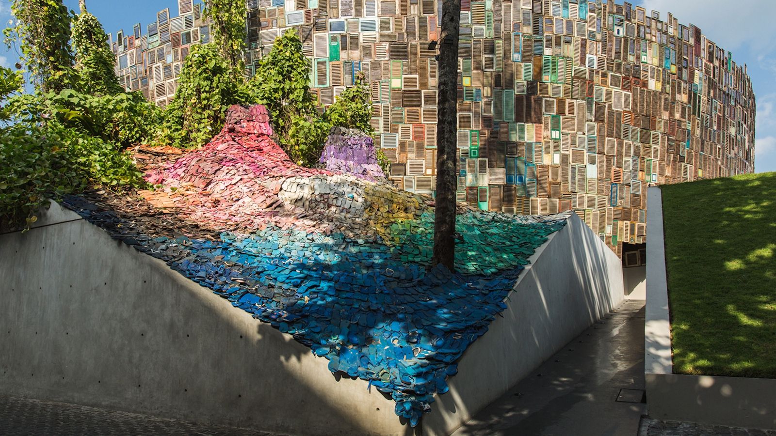 Пляжні шльопанці лише приклад того, як нераціонально ми витрачаємо матеріали - фото 1