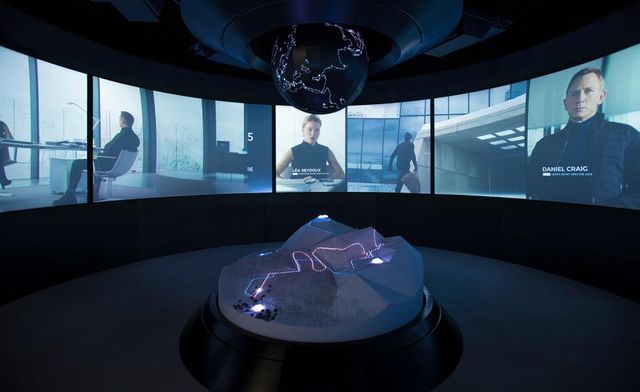 Як виглядає музей Джеймса Бонда в горах Австрії - фото 253624