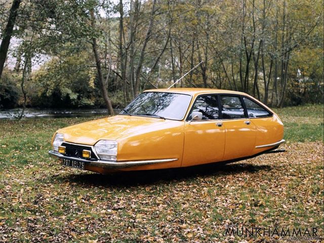 Художник перетворює старі авто у футуристичний транспорт - фото 252948