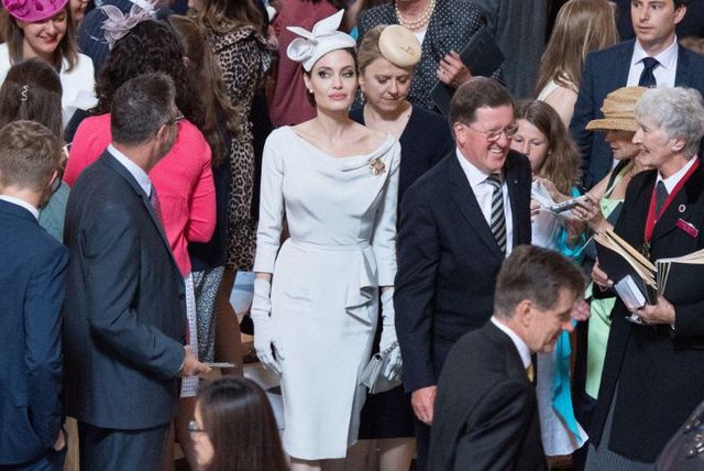 Анджеліна Джолі вразила усіх на церковній службі в Лондоні- фото 259332