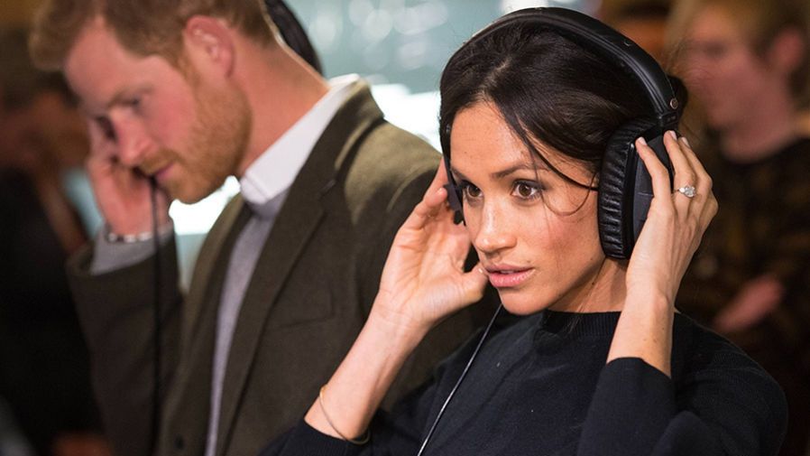 Королівській сім'ї заборонено приймати подарунки - фото 1