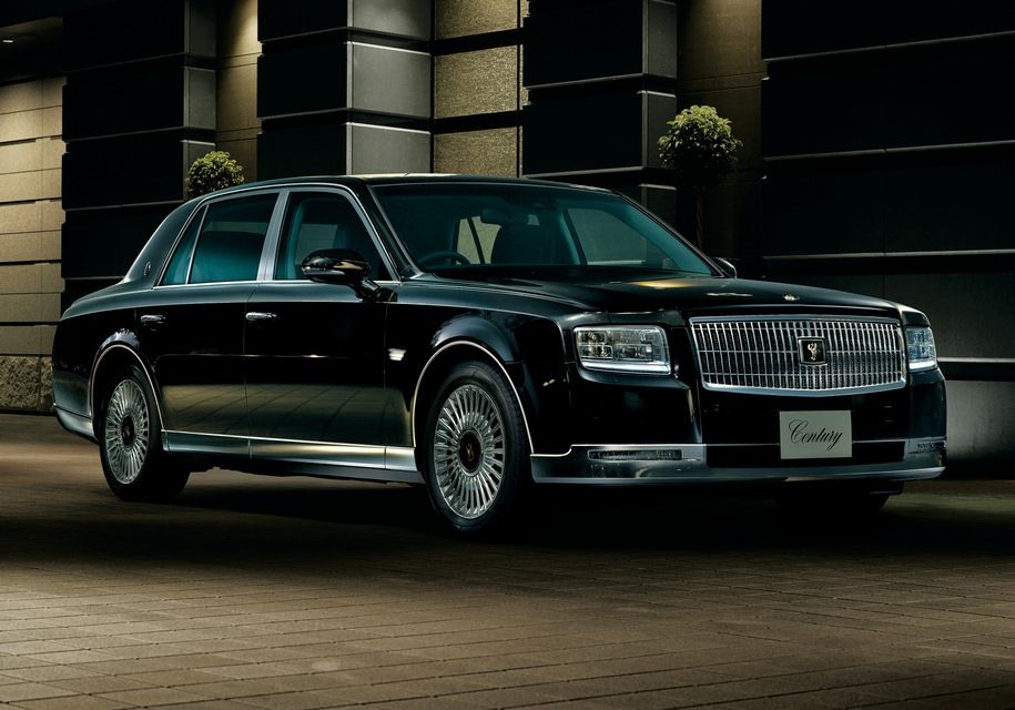 Новий седан від Toyota коштує як Mercedes S-класу