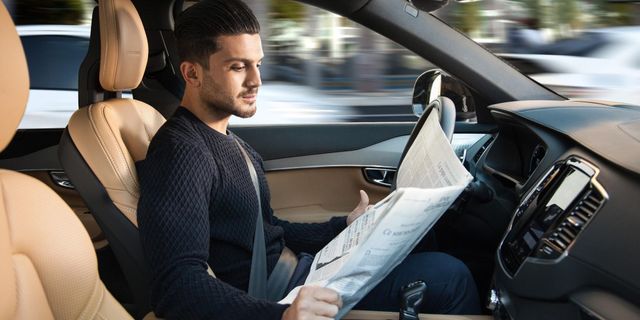 Volvo готує безпілотний кросовер, в якому можна буде спати в дорозі - фото 257928