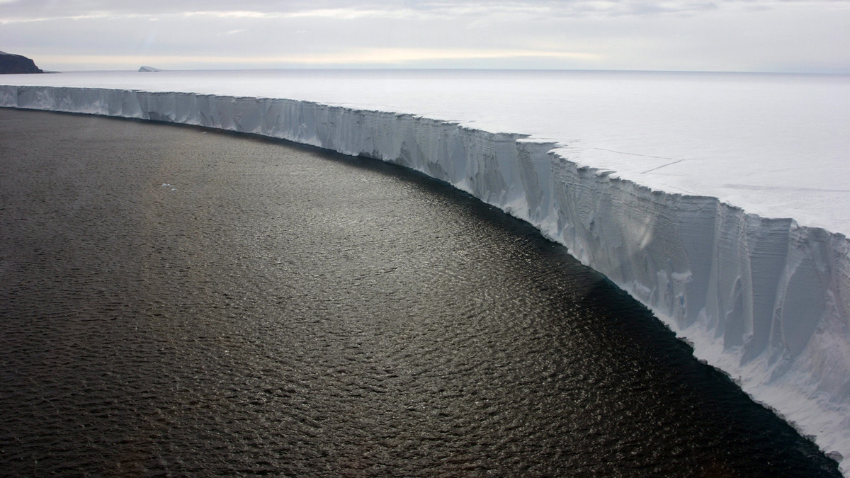 NASA опублікувало знімок гігантського айсберга - фото 1
