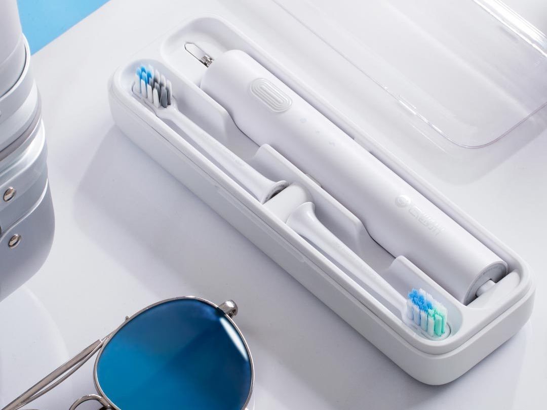 Xiaomi випустила ігрову мишу та оновлену зубну щітку