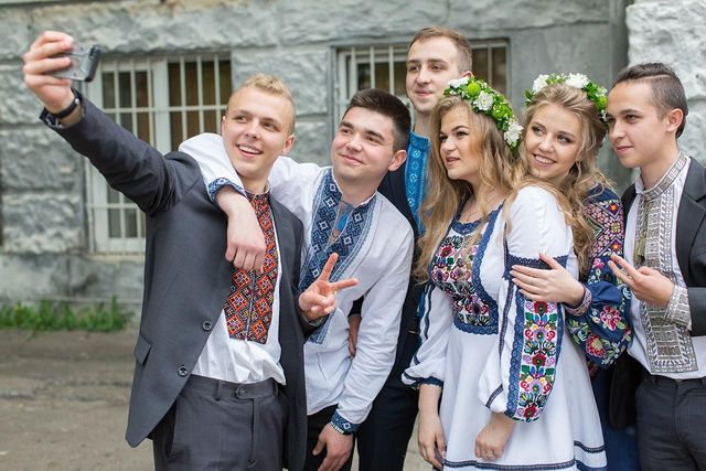 У день випускного треба подякувати вчителям - фото 257460