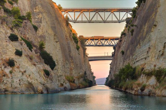 Як виглядає найвужча протока в світі- фото 256043