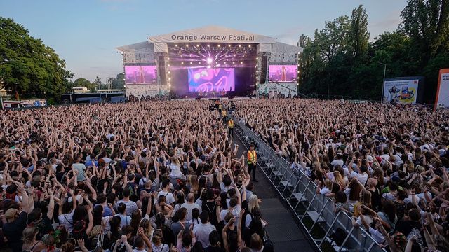 Дуа Ліпа похизувалася топом від українського дизайнера - фото 252807