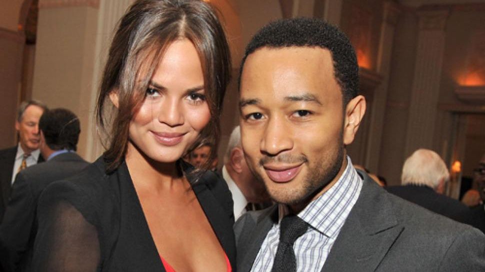 Джон Ледженд показав інтимне фото дружини