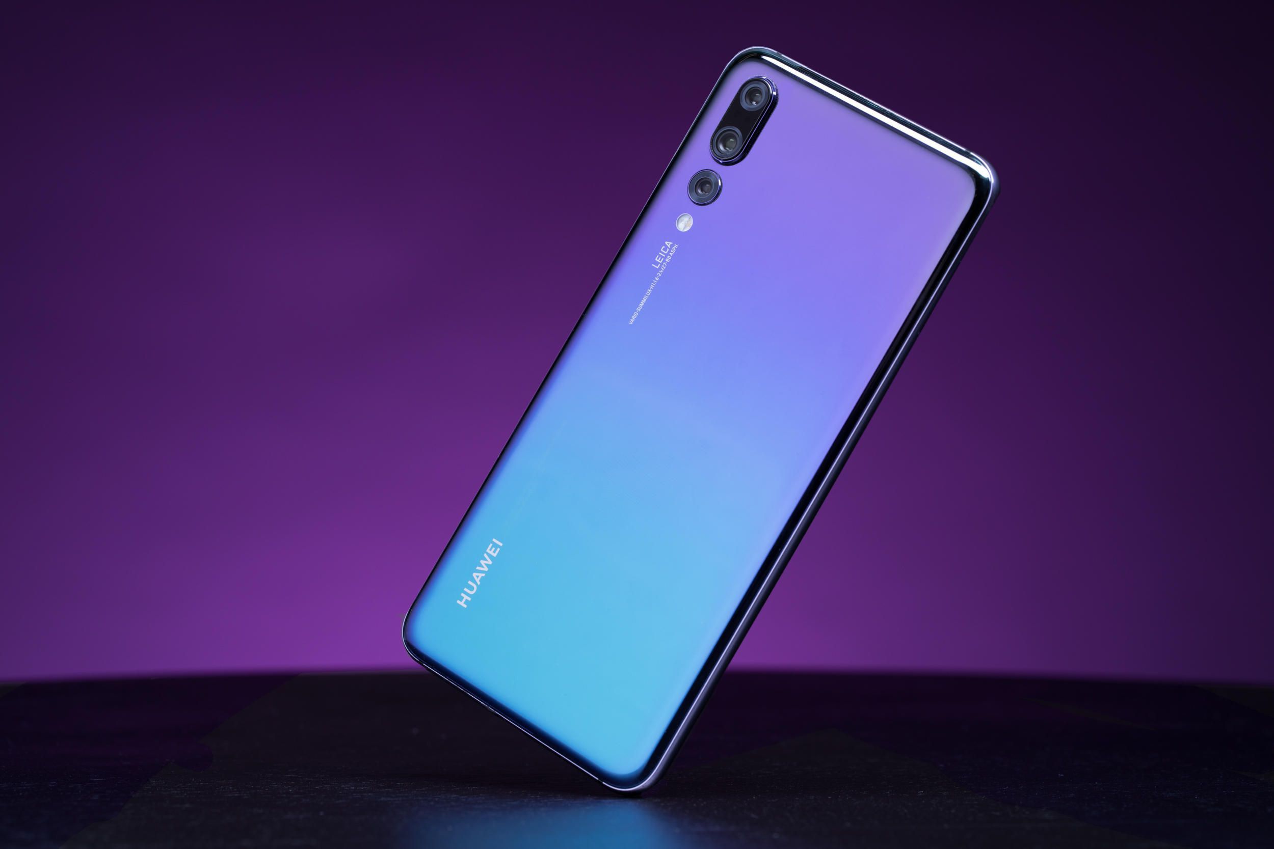 Huawei P20 Pro назвали найкращим смартфоном 2018 року - фото 1