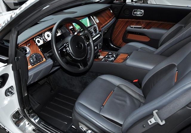 На продаж виставили 812-сильний Rolls-Royce Wraith - фото 254678