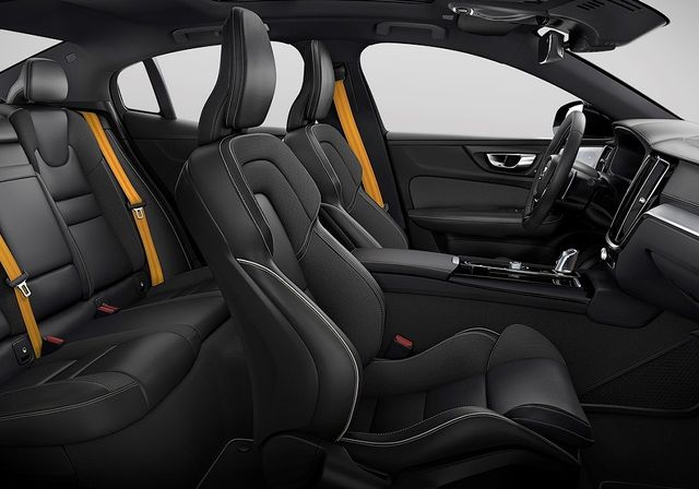 Весь тираж найпотужнішого Volvo S60 розібрали за 39 хвилин - фото 259434