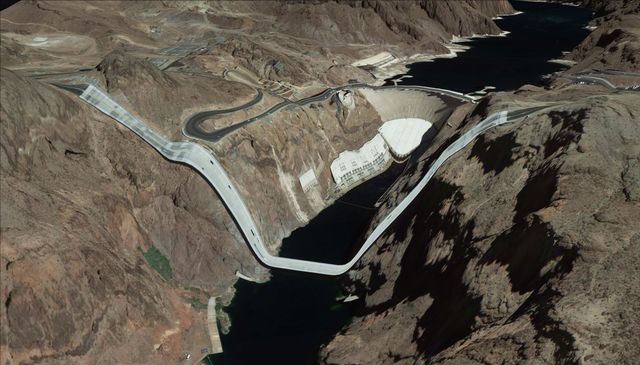 Листівки з Google Earth: світлини, які показують спотворену реальність - фото 259369