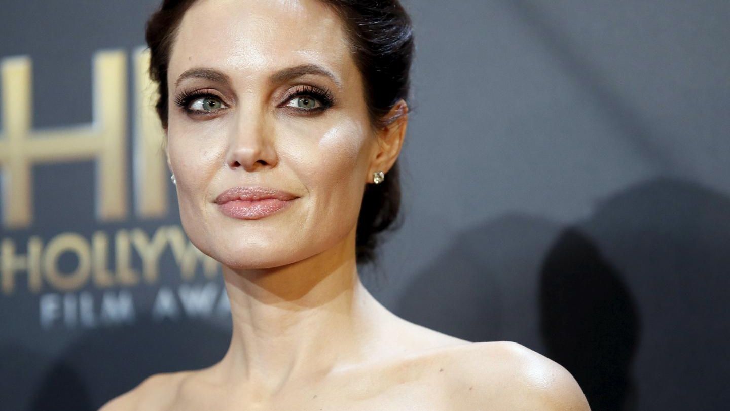 Анджеліна Джолі вразила усіх на церковній службі в Лондоні