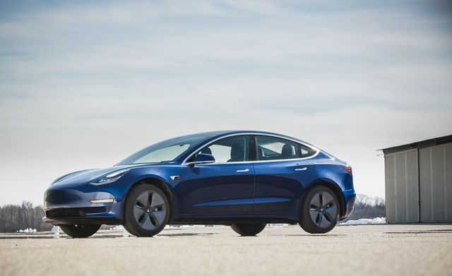 Tesla зіткнулася з тимчасовим дефіцитом акумуляторів - фото 259097