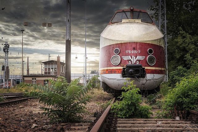 Фотограф показав закинуті місця Німеччини: незвичайні кадри - фото 257681