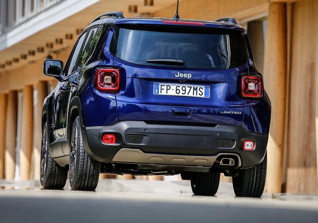 Компанія Jeep поліпшила позашляховик Renegade - фото 253238